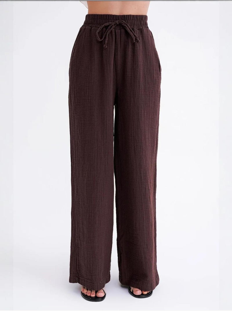 High waist broek van getextureerde mousselin mixray Donkerbruin - Kiabi