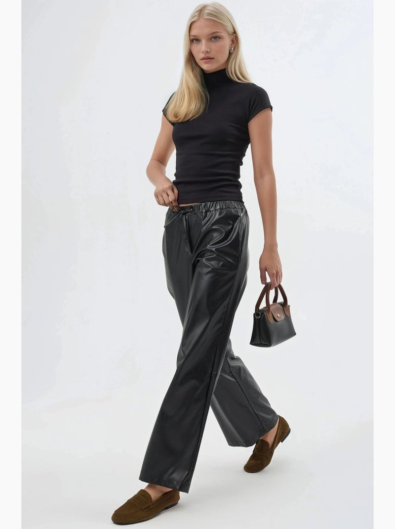 High-waist imitatieleren broek met trekkoord busem Zwart - Kiabi