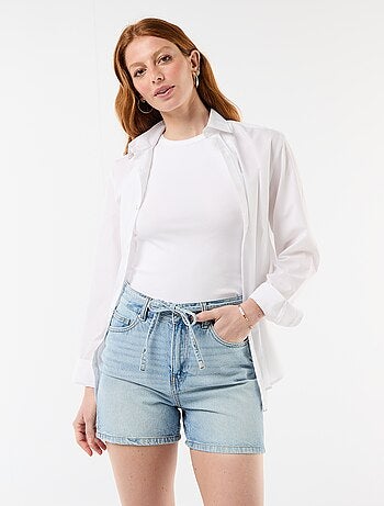 High-waist jeansshort met knoopceintuur