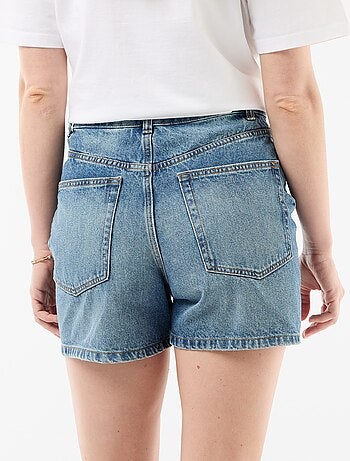 High-waist jeansshort met knoopceintuur