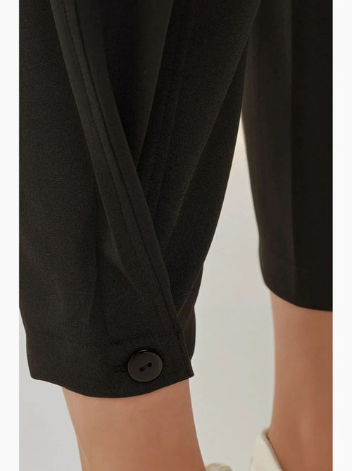 High-waist tapered broek met knoopdetail in de taille hiccup - Kiabi