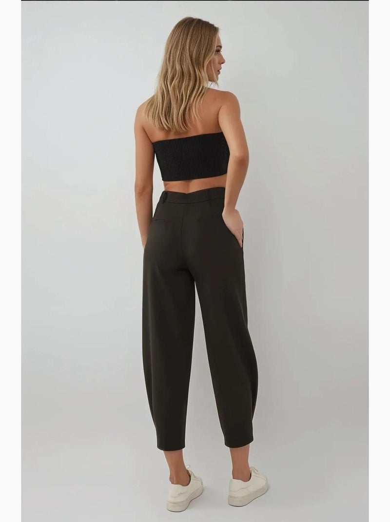 High-waist tapered broek met knoopdetail in de taille hiccup Zwart - Kiabi