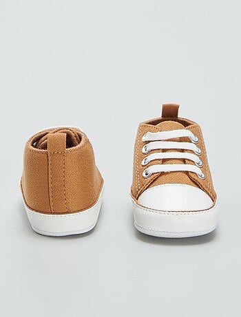 Hoge stoffen sneakers