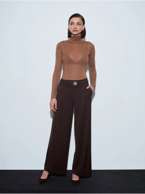 Hoge taille broek met wijde pijp in crêpe dilvin - Kiabi Hoge taille broek met wijde pijp in crêpe dilvin - Kiabi