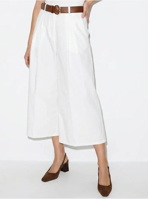 Hoge taille culotte met wijde pijp en plooien lucci - Kiabi Hoge taille culotte met wijde pijp en plooien lucci - Kiabi