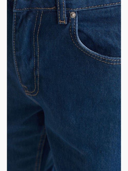 Hoge taille jeans met rechte pijp dilvin - Kiabi Hoge taille jeans met rechte pijp dilvin - Kiabi