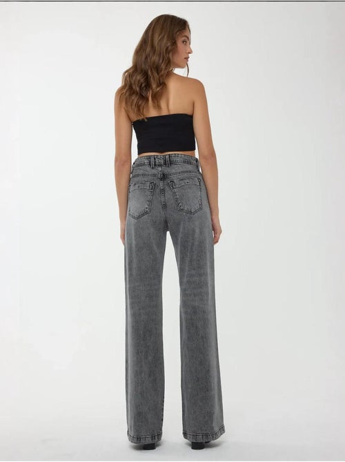 Hoge taille rechte jeans hiccup - Kiabi Hoge taille rechte jeans hiccup - Kiabi
