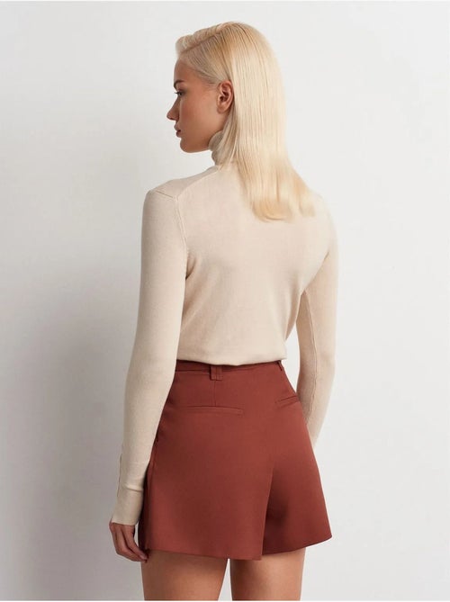 Hoge taille short met ceintuur en wijde pijp dilvin - Kiabi Hoge taille short met ceintuur en wijde pijp dilvin - Kiabi