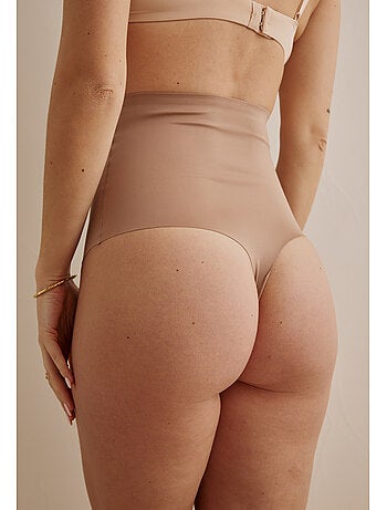 Hoge tanga louna