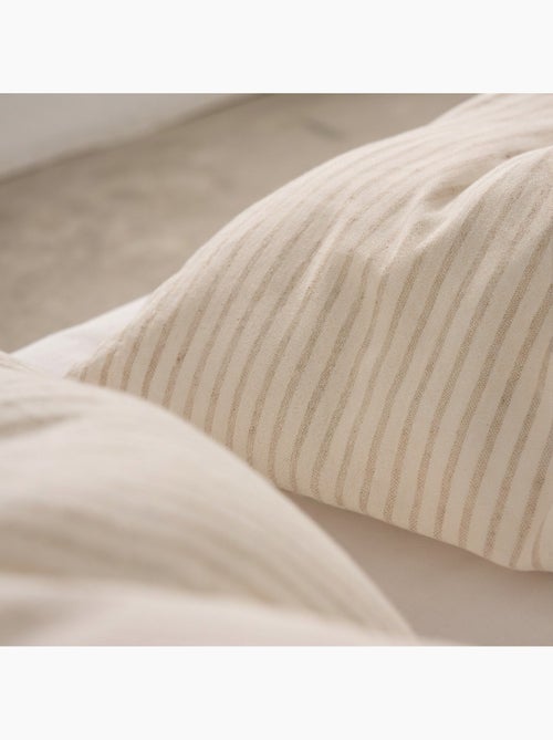 Housse de couette en coton à rayures en fil teint, tissu texturé. N’inclut pas les taies d’oreiller. - Kiabi Housse de couette en coton à rayures en fil teint, tissu texturé. N’inclut pas les taies d’oreiller. - Kiabi