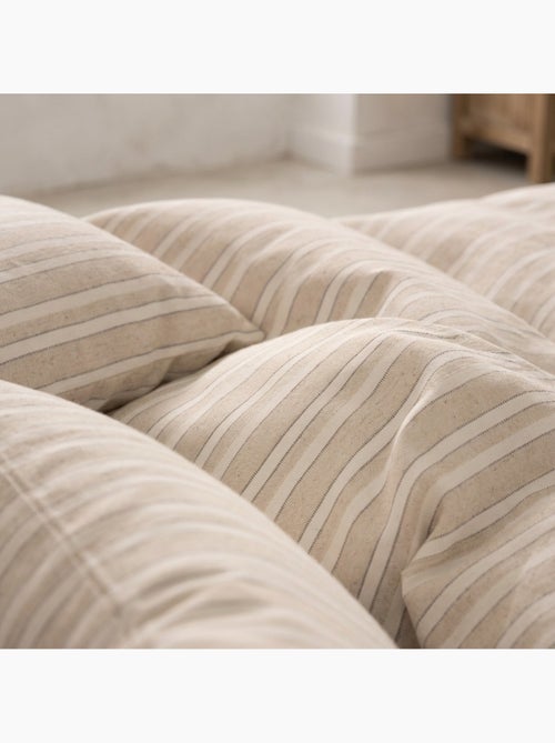 Housse de couette en coton à rayures en relief, tissu texturé. N’inclut pas les taies d’oreiller. - Kiabi Housse de couette en coton à rayures en relief, tissu texturé. N’inclut pas les taies d’oreiller. - Kiabi