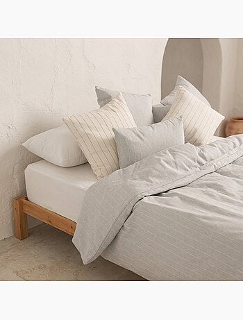 Housse de couette en coton avec fils en relief, tissu texturé. N’inclut pas les taies d’oreiller.