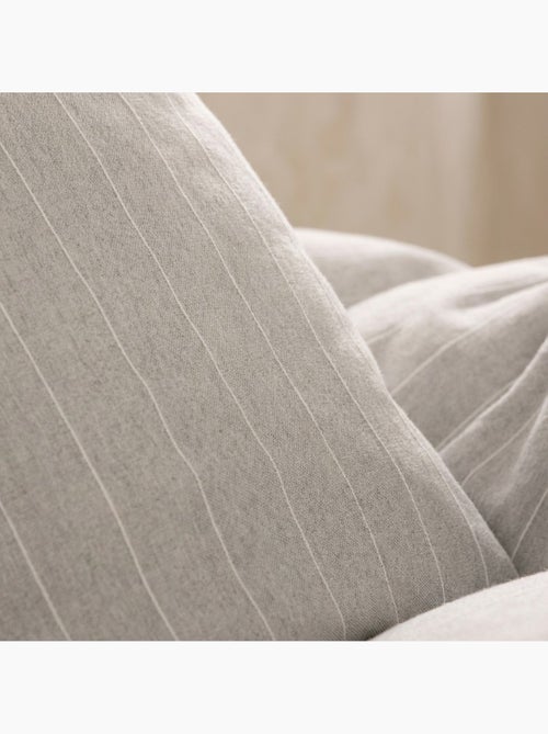 Housse de couette en coton avec fils en relief, tissu texturé. N’inclut pas les taies d’oreiller. - Kiabi Housse de couette en coton avec fils en relief, tissu texturé. N’inclut pas les taies d’oreiller. - Kiabi