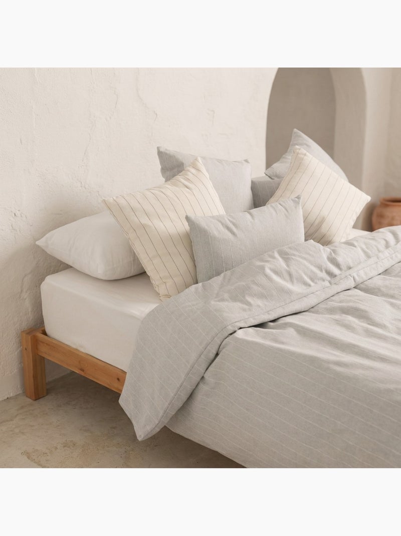 Housse de couette en coton avec fils en relief, tissu texturé. N’inclut pas les taies d’oreiller. Gris - Kiabi