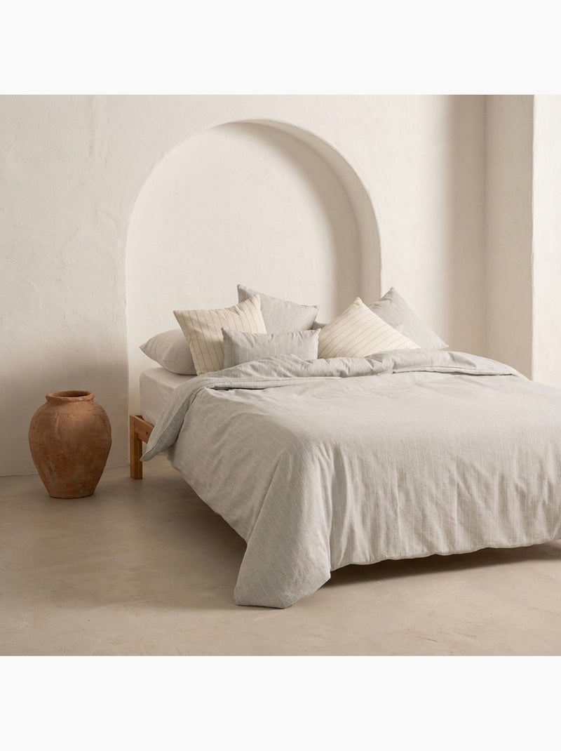 Housse de couette en coton avec fils en relief, tissu texturé. N’inclut pas les taies d’oreiller. Gris - Kiabi