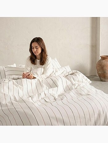 Housse de couette en coton, fils en relief teints, tissu texturé. Sans taies.
