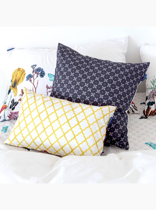 Housse de coussin Birds of paradise "Happyfriday" - Kiabi Housse de coussin Birds of paradise "Happyfriday" - Kiabi
