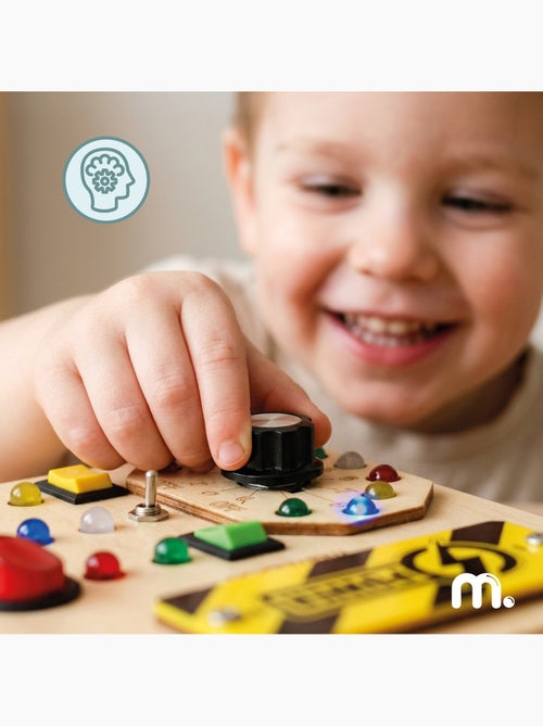 Houten busy board bedieningspaneel schakelaars led licht mamabrum - Kiabi Houten busy board bedieningspaneel schakelaars led licht mamabrum - Kiabi