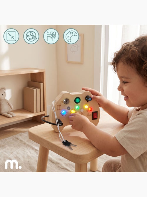 Houten mini activity board gamecontroller met led mamabrum - Kiabi Houten mini activity board gamecontroller met led mamabrum - Kiabi