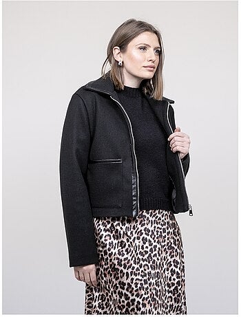 Jas met details van imitatieleer uzelle
