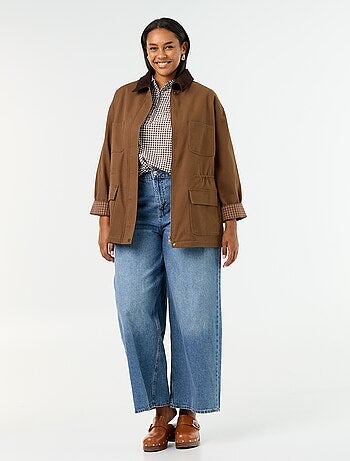 Jas van twill met ribfluwelen kraag
