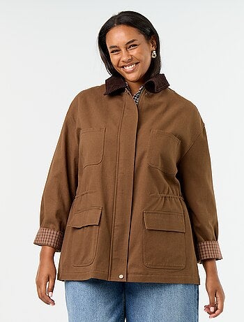 Jas van twill met ribfluwelen kraag