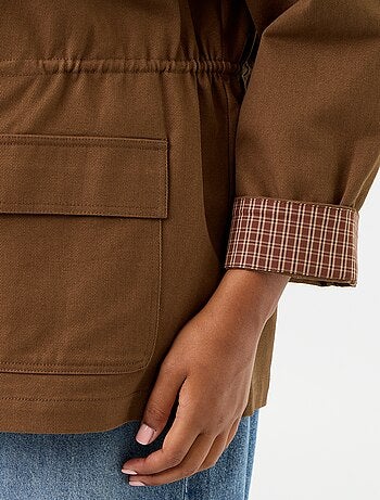 Jas van twill met ribfluwelen kraag