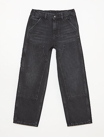 Jean avec découpes aux genoux