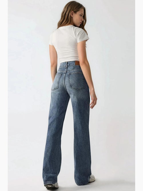 Jean en denim taille haute à jambe droite hiccup - Kiabi Jean en denim taille haute à jambe droite hiccup - Kiabi