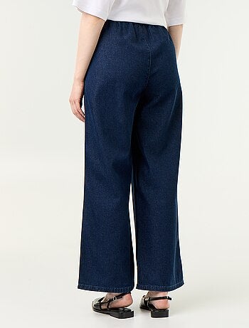 Jean large à la taille élastiquée