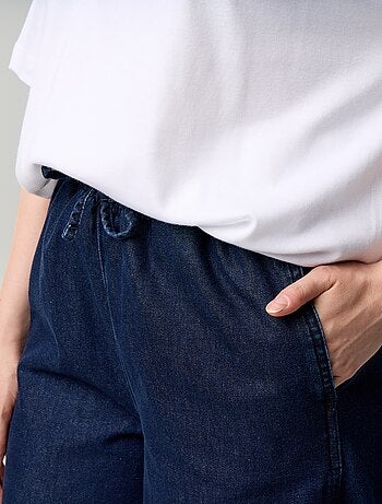 Jean large à la taille élastiquée