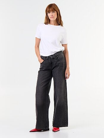 Jean large avec ceinture fantaisie