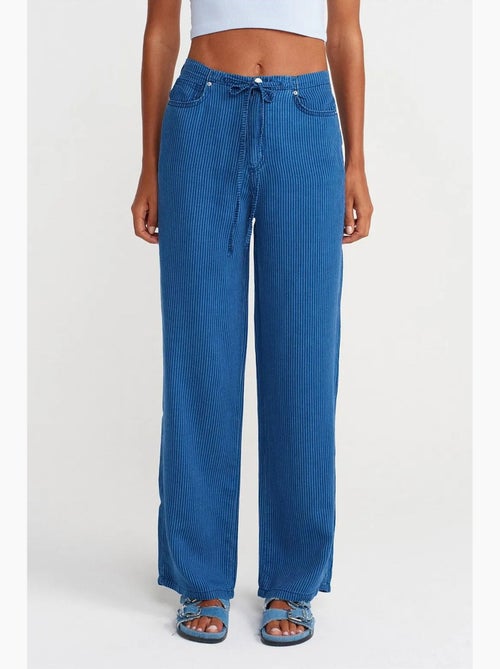 Jean large rayé en tencel à taille mi-haute dilvin - Kiabi Jean large rayé en tencel à taille mi-haute dilvin - Kiabi