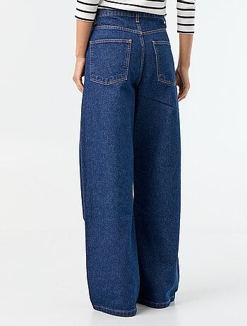 Jean wide avec patte de boutonnage décalée