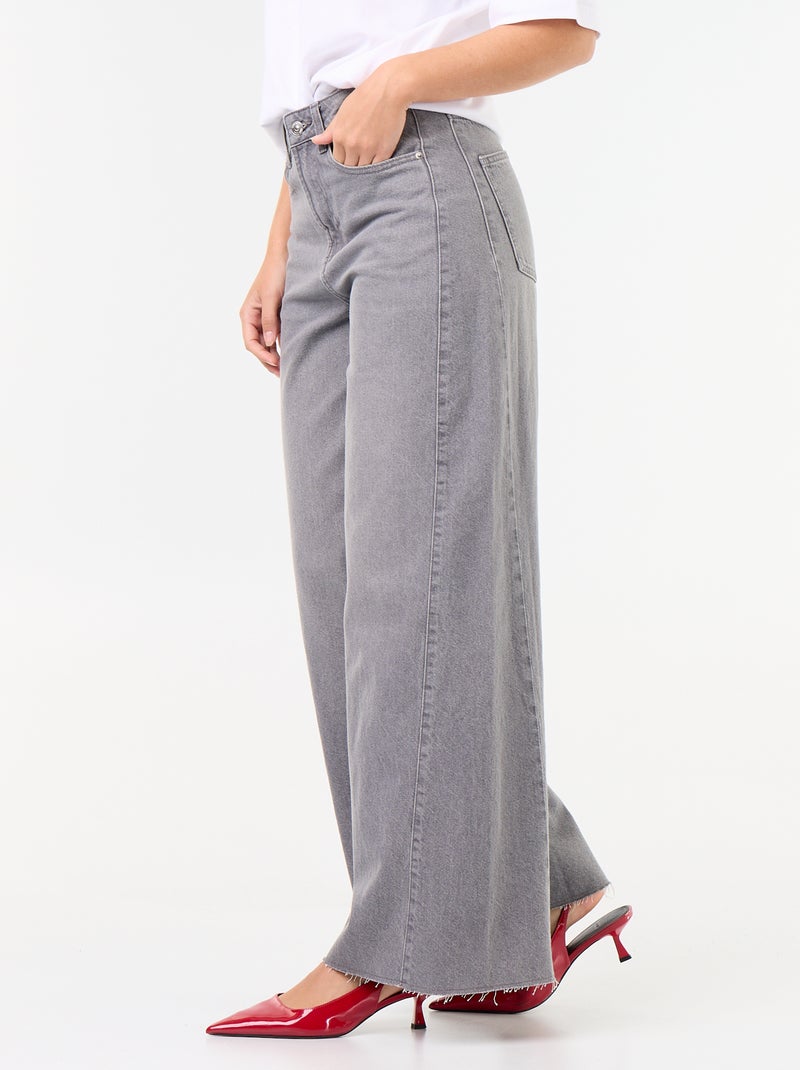 Jean wide leg avec bord à cru Gris - Kiabi
