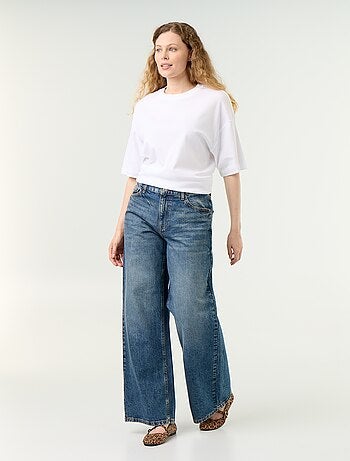 Jean wide leg avec étoiles brodées sur poches arrières