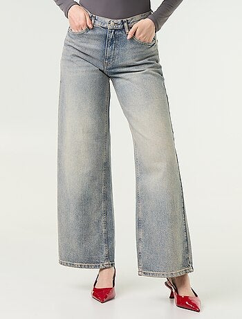 Jean wide leg avec étoiles brodées sur poches arrières