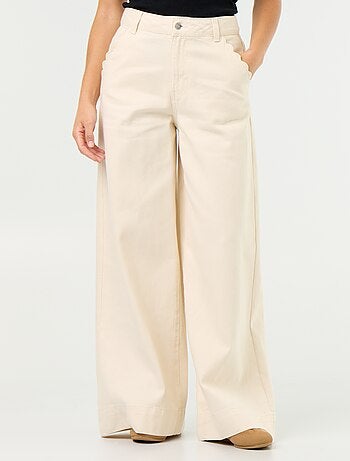 Jean wide leg avec poches découpées
