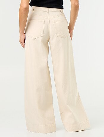 Jean wide leg avec poches découpées