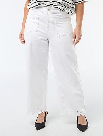 Jean wide leg taille haute avec poches plaquées devant et au dos