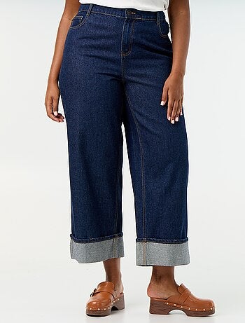 Jeans met wijde pasvorm en omgeslagen pijpen