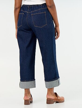 Jeans met wijde pasvorm en omgeslagen pijpen