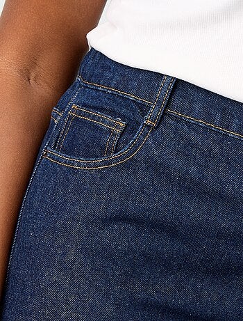 Jeans met wijde pasvorm en omgeslagen pijpen