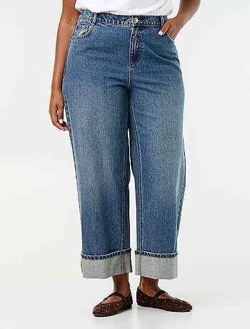 Jeans met wijde pasvorm en omgeslagen pijpen