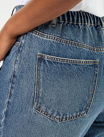 Jeans met wijde pasvorm en omgeslagen pijpen