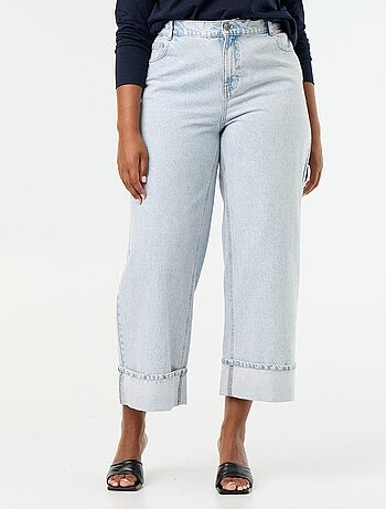 Jeans met wijde pasvorm en omgeslagen pijpen