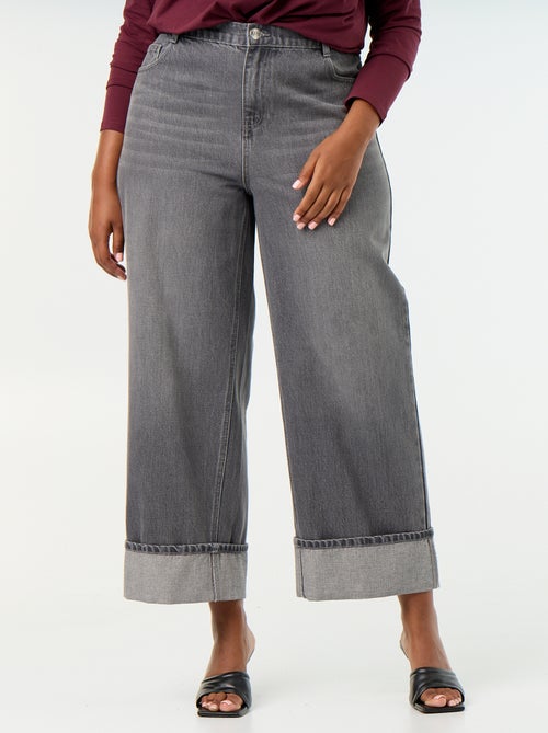 Jeans met wijde pasvorm en omgeslagen pijpen - Kiabi Jeans met wijde pasvorm en omgeslagen pijpen - Kiabi