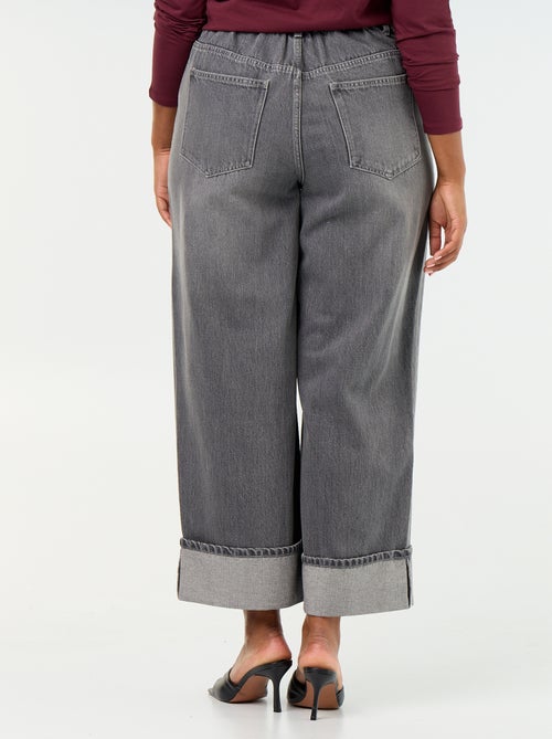 Jeans met wijde pasvorm en omgeslagen pijpen - Kiabi Jeans met wijde pasvorm en omgeslagen pijpen - Kiabi