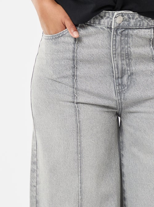 Jeans met wijde pijpen, hoge taille en plooien aan de voorzijde - Kiabi