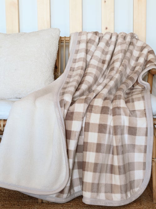 Jeté de canapé et lit motif vichy en polaire - Kiabi